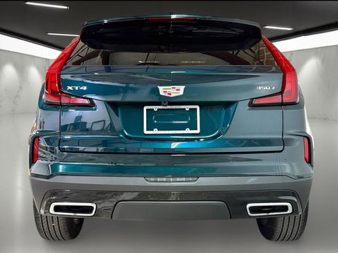 Certified 2025 Cadillac XT4 Premium Luxury image 10