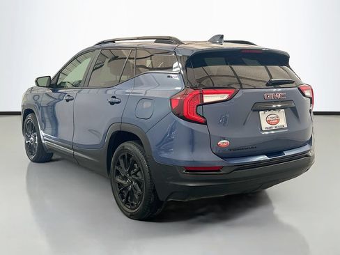 Used 2024 GMC Terrain SLE w/ Driver Convenience Package FWD image 6