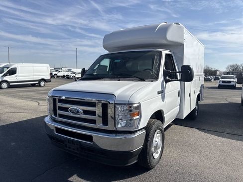 New 2025 Ford E-350 and Econoline 350 Super Duty w/ Power Equipment Group image 28
