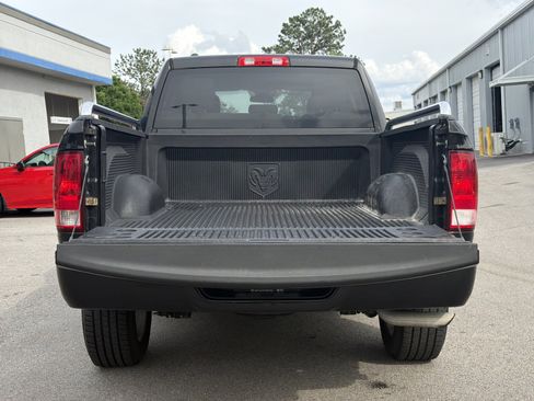 Used 2015 RAM 1500 Express RWD image 29