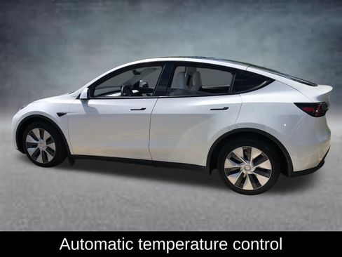 Used 2022 Tesla Model Y Long Range AWD/4WD image 8
