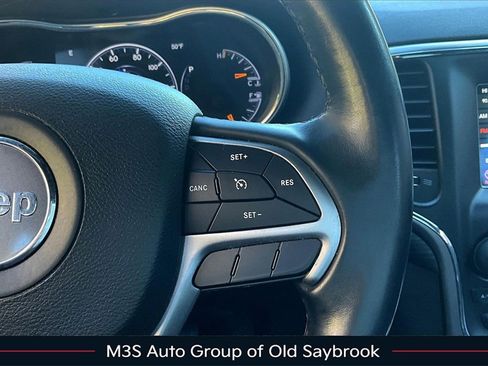 Used 2020 Jeep Grand Cherokee Laredo image 12