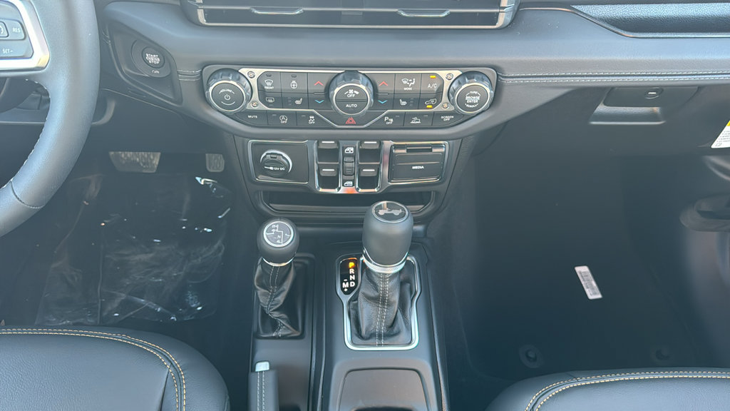 New 2027 Jeep Wrangler Unlimited Sahara AWD/4WD image 23