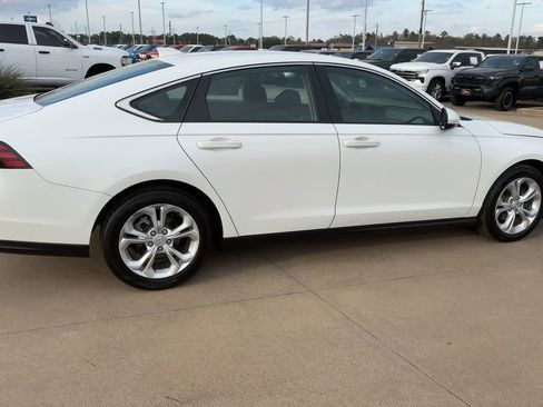 Used 2024 Honda Accord LX image 9