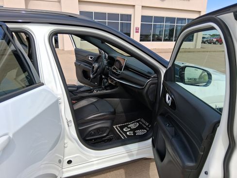 Used 2023 Jeep Compass High Altitude AWD/4WD image 17