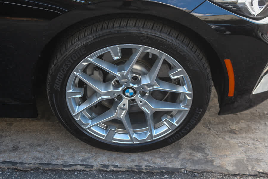 Used 2026 BMW 330i Sedan w/ Convenience Package RWD image 16