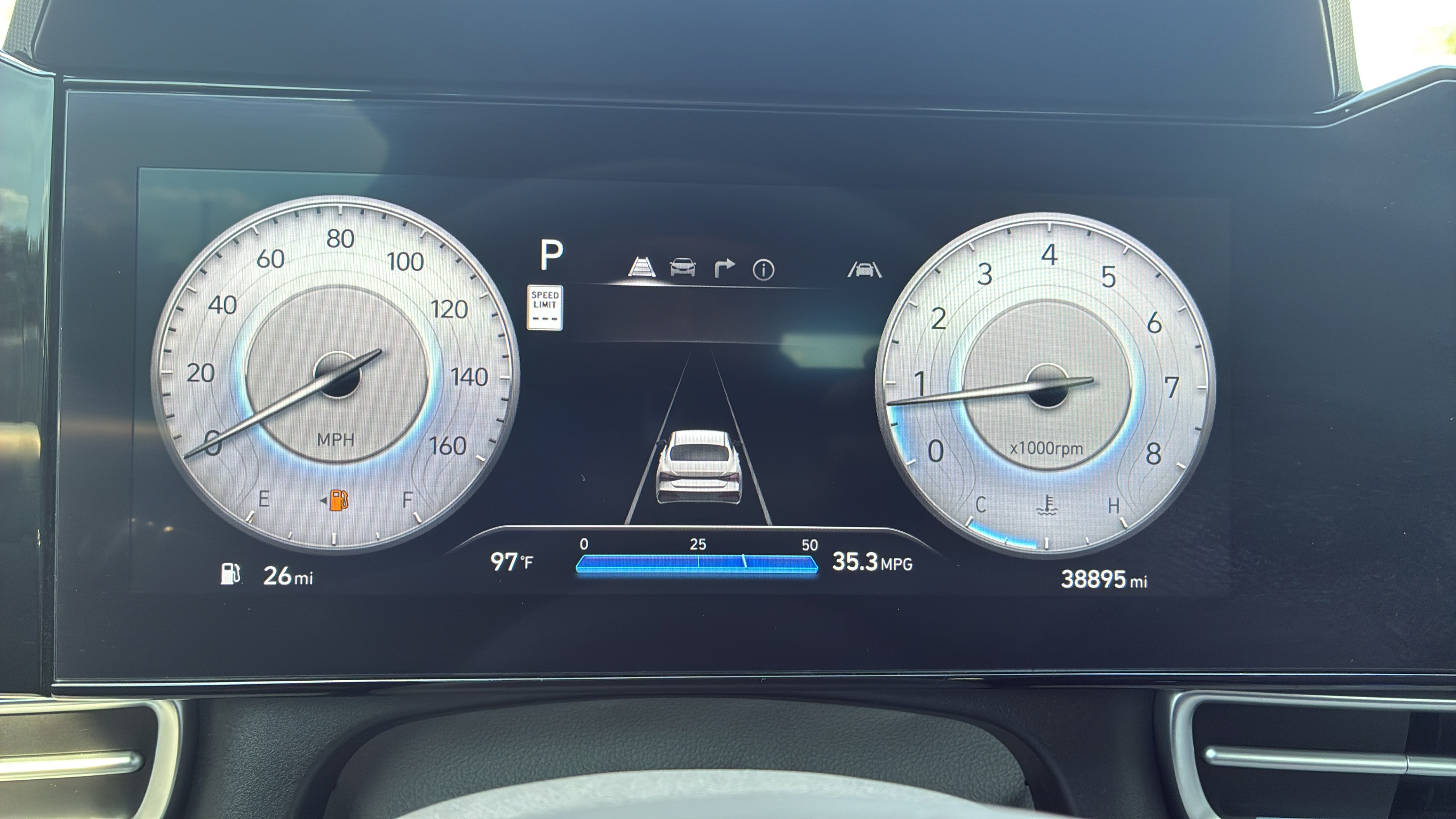Used 2024 Hyundai Elantra SEL FWD image 9