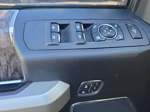 Used 2017 Ford F250 Lariat w/ Lariat Ultimate Package AWD/4WD image 18