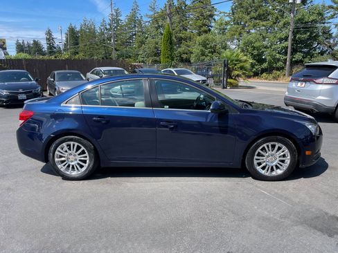 Used 2011 Chevrolet Cruze Eco image 8
