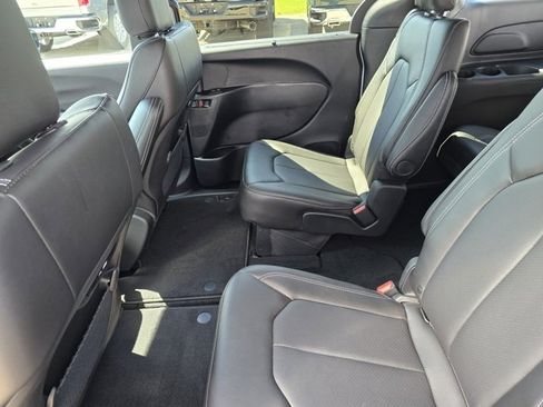 New 2026 Chrysler Pacifica Select image 22