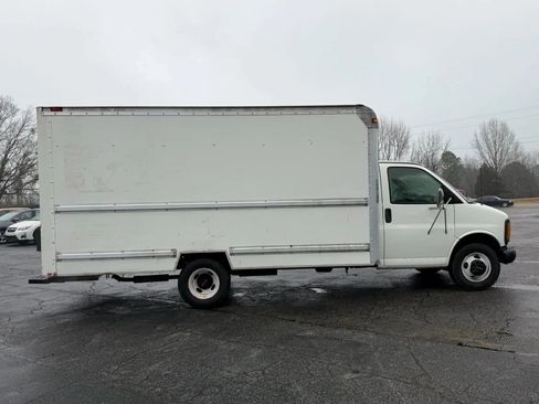 Used 2000 GMC Savana 3500 RWD image 6
