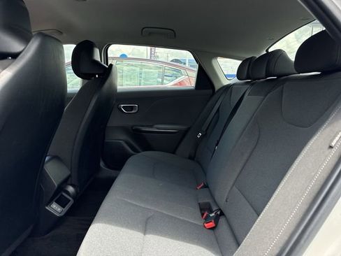 Used 2025 Kia K4 FWD image 9