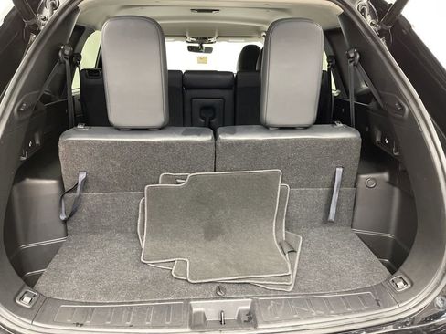 Used 2025 Mitsubishi Outlander SE image 32