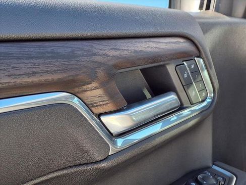 New 2026 GMC Sierra 1500 SLT image 15