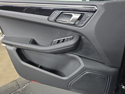 New 2026 Porsche Macan image 22