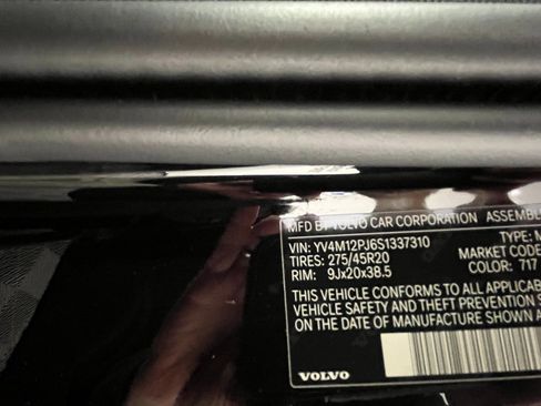 Used 2025 Volvo XC90 B5 Core image 28