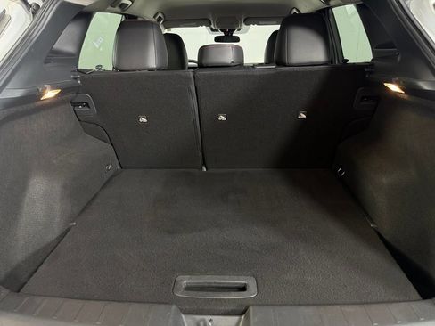 Used 2025 Nissan Kicks SR FWD image 27