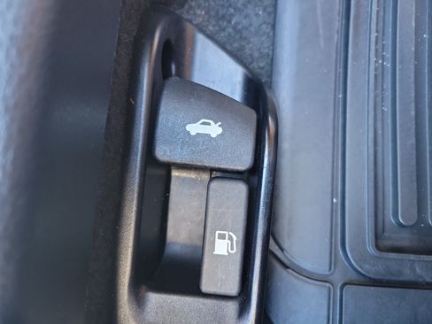 Used 2021 Toyota Corolla LE FWD image 26