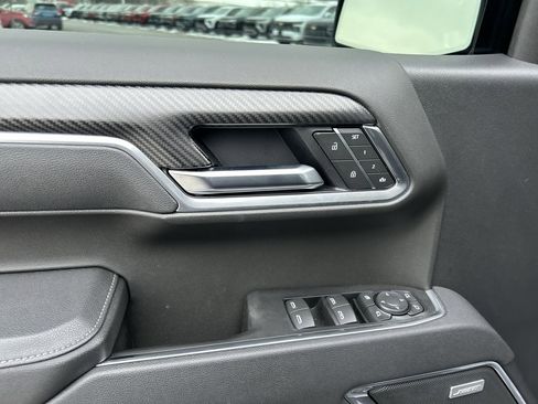 Used 2025 Chevrolet Silverado 1500 LTZ image 19