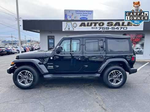 Used 2023 Jeep Wrangler Unlimited Sahara w/ Cold Weather Group AWD/4WD image 1