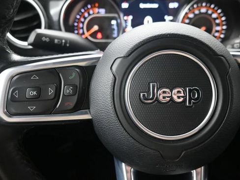 Used 2020 Jeep Wrangler Unlimited Sahara AWD/4WD image 18