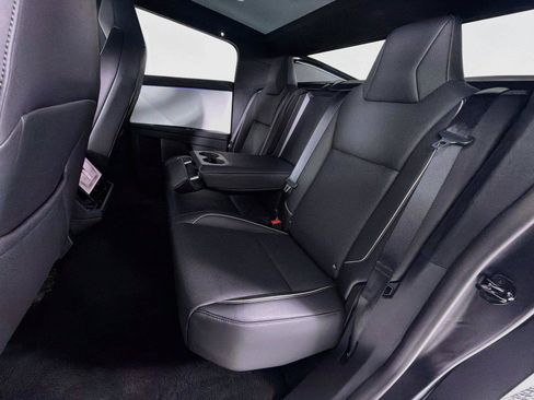 Used 2024 Tesla Cybertruck AWD Crew Cab image 18