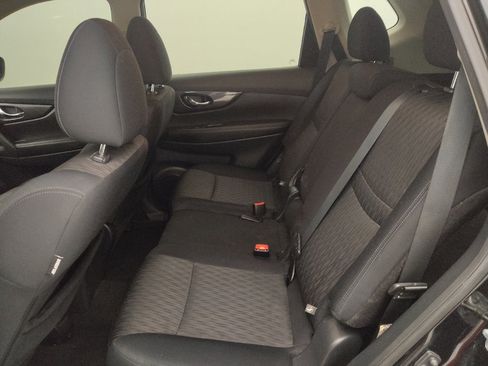 Used 2019 Nissan Rogue SV w/ Premium Package image 18