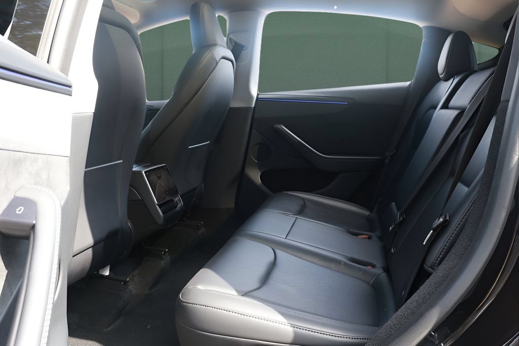 Used 2026 Tesla Model Y Long Range RWD image 23