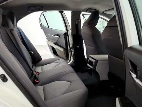 Used 2022 Toyota Camry LE w/ Carpet Mat Package (TMS) image 18