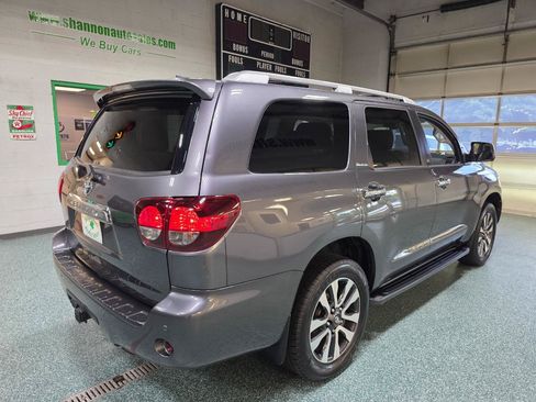 Used 2018 Toyota Sequoia Limited w/ Safety & Convenience Package AWD/4WD image 6