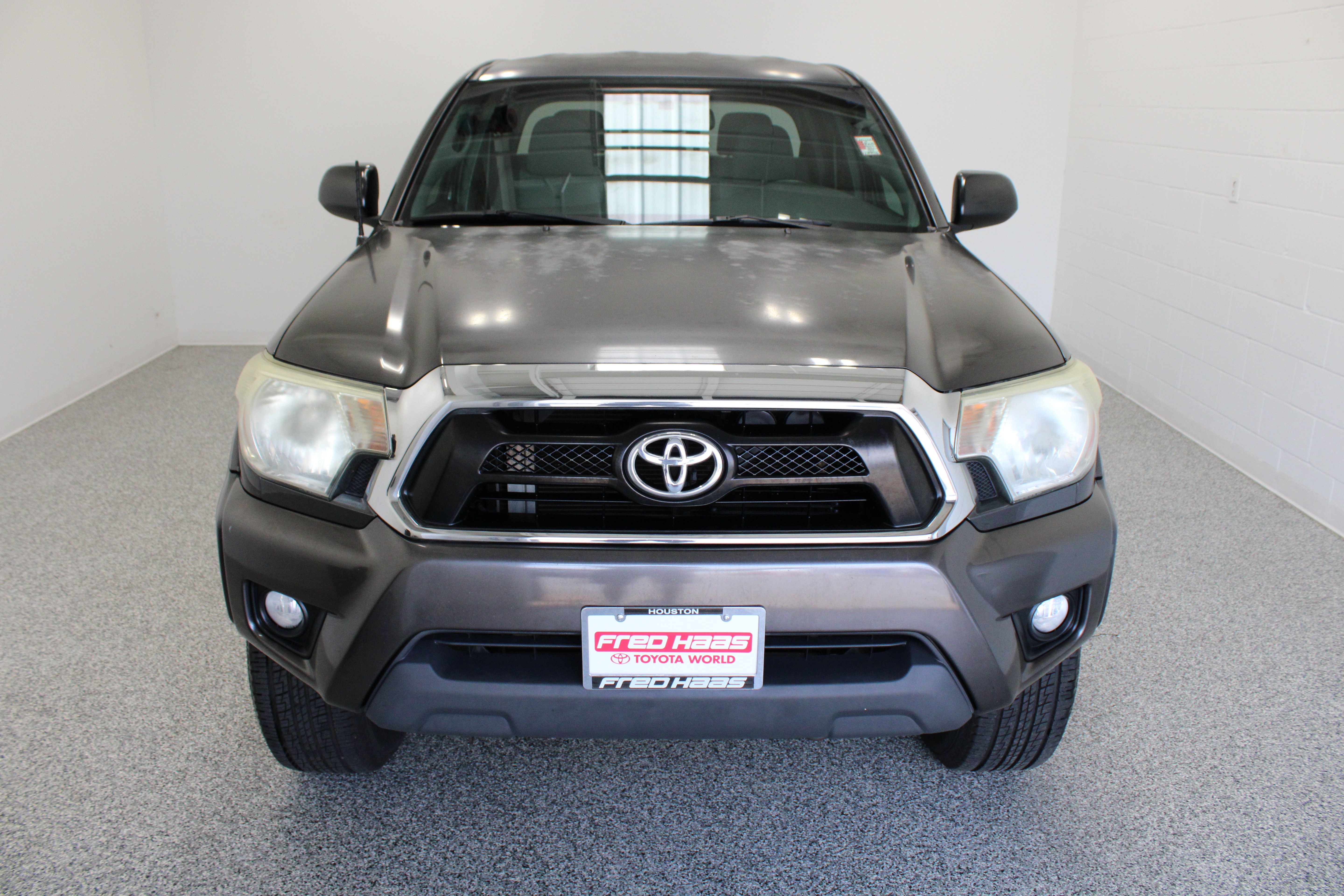Used 2013 Toyota Tacoma 4x4 Double Cab w/ SR5 Pkg image 3
