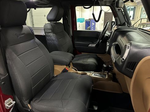 Used 2012 Jeep Wrangler Sahara w/ Trailer Tow Group image 33