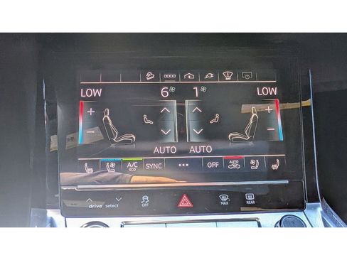 Used 2023 Audi e-tron Chronos image 27