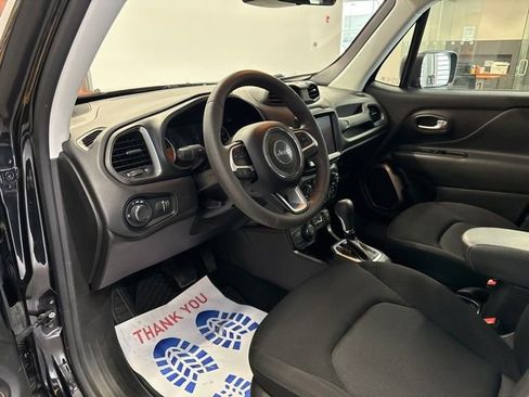 Used 2023 Jeep Renegade Latitude image 26