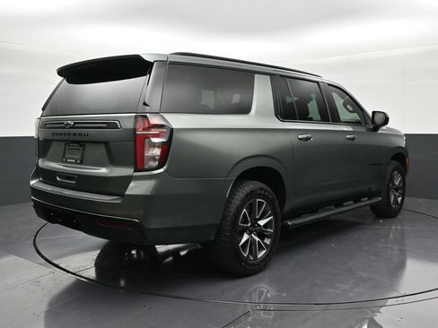 Used 2023 Chevrolet Suburban Z71 AWD/4WD image 6