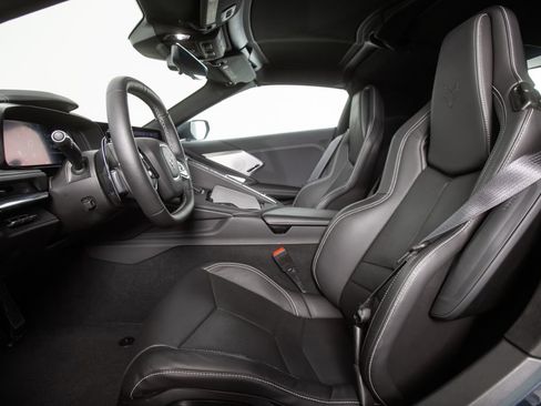 Used 2020 Chevrolet Corvette Stingray Preferred Cpe w/ 2LT Preferred Equipment Group RWD image 4