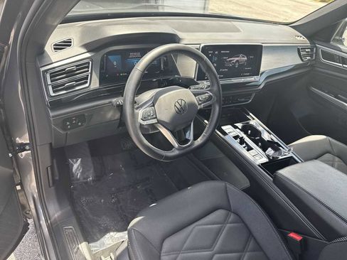 Certified 2024 Volkswagen Atlas Cross Sport SE FWD image 2