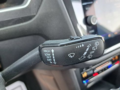Used 2022 Volkswagen Tiguan SE R-Line AWD/4WD image 10