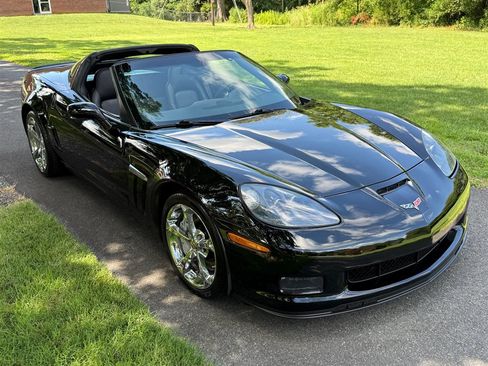 Used 2010 Chevrolet Corvette Grand Sport w/ Roof Package RWD image 28