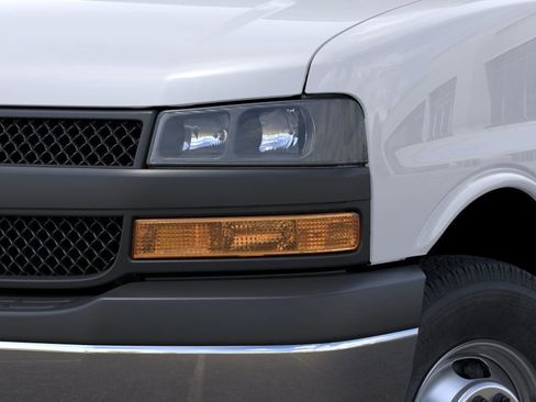 New 2025 Chevrolet Express 4500 w/ Power Convenience Package RWD image 32