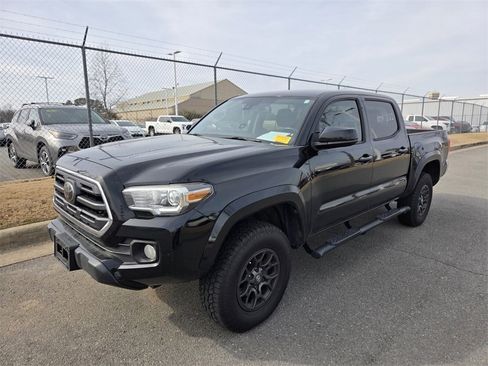 Used 2018 Toyota Tacoma SR5 image 10