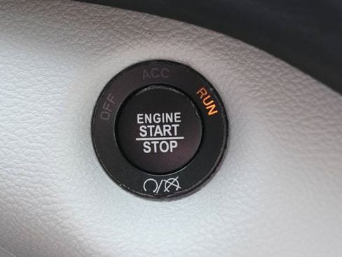 Used 2019 Jeep Cherokee Limited AWD/4WD image 34