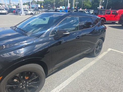 Used 2019 Chevrolet Blazer RS w/ Sun and Wheels Package AWD/4WD image 2