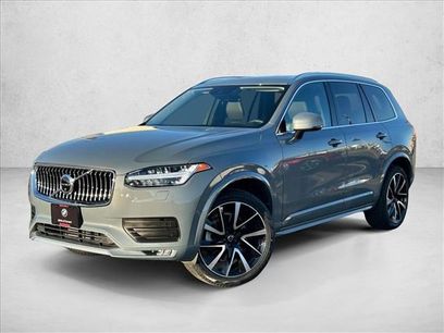 Used 2022 Volvo XC90 T6 Momentum w/ Advanced Package