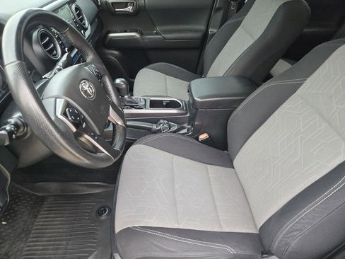 Used 2023 Toyota Tacoma TRD Off-Road AWD/4WD image 15