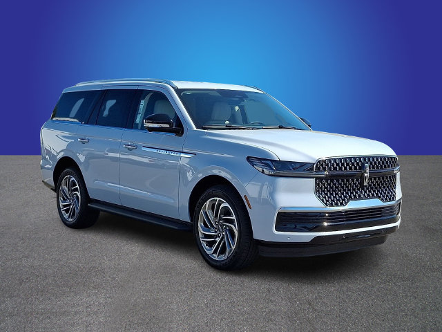 New 2026 Lincoln Navigator Premiere AWD/4WD image 2