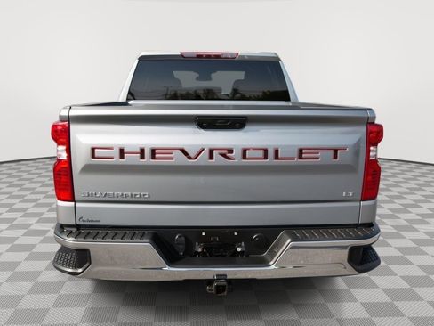 Used 2023 Chevrolet Silverado 1500 LT AWD/4WD image 6
