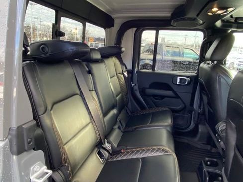 Used 2022 Jeep Gladiator Overland image 21