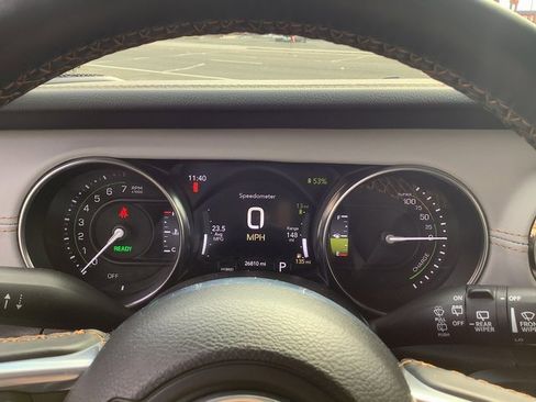 Used 2023 Jeep Wrangler Unlimited Sahara image 14