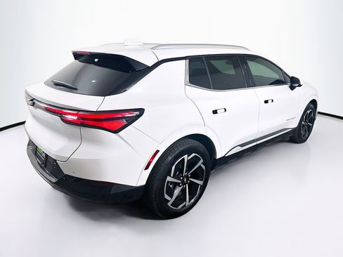 Used 2025 Chevrolet Equinox EV LT w/ Convenience Package image 9